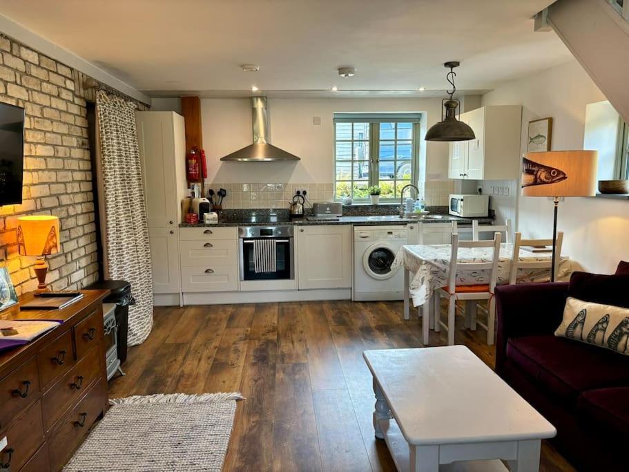 Little Bream - Pretty Cosy Cottage, Sea Views, Walk To The Beach Mawnan Smith Εξωτερικό φωτογραφία